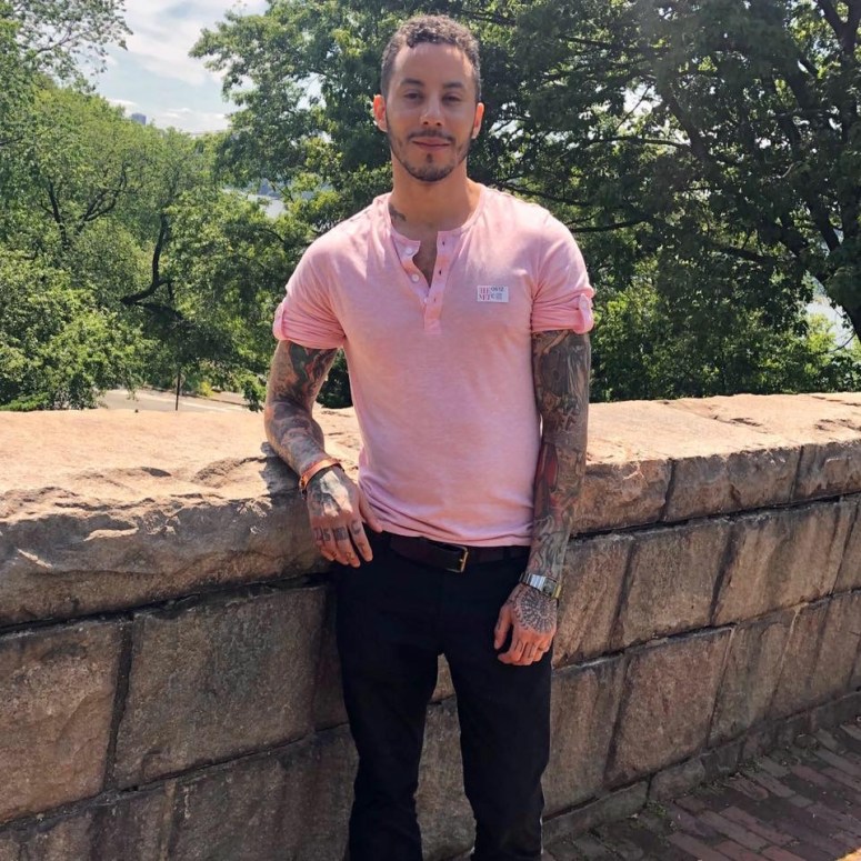 6521E372-F463-435E-9B48-50CE7267BC62